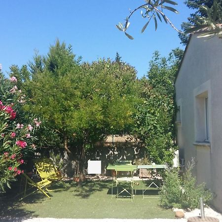 Au Bon Penequet Bed & Breakfast Pujaut Exterior foto