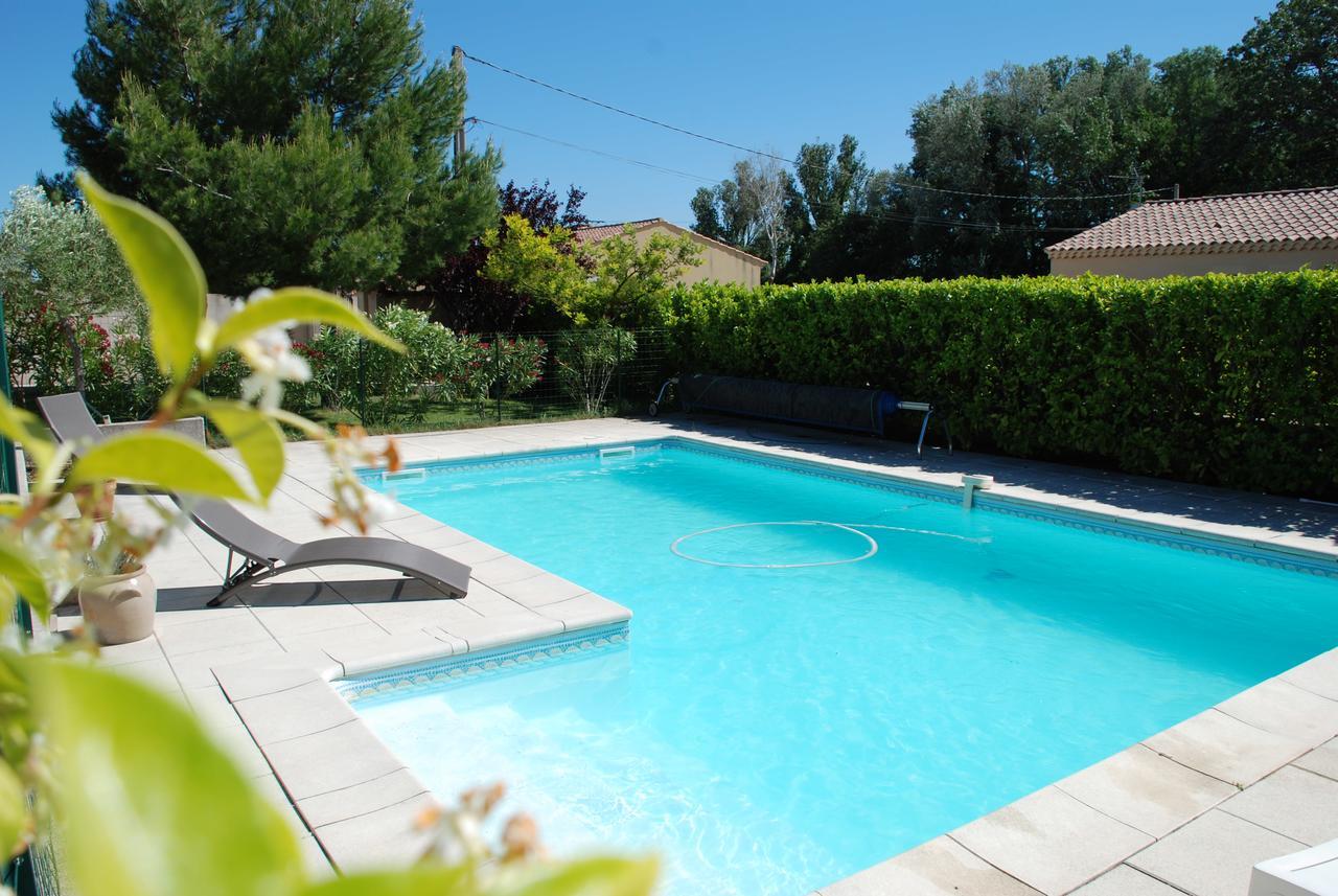 Au Bon Penequet Bed & Breakfast Pujaut Exterior foto